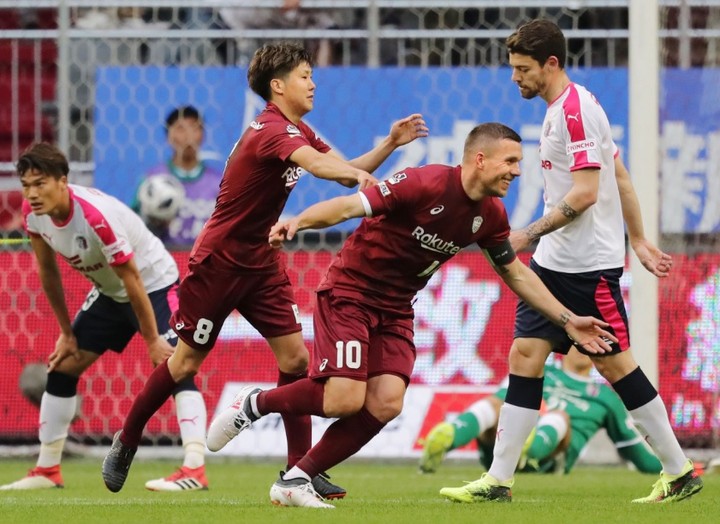 Podolski nekončí! Hrať bude v Turecku